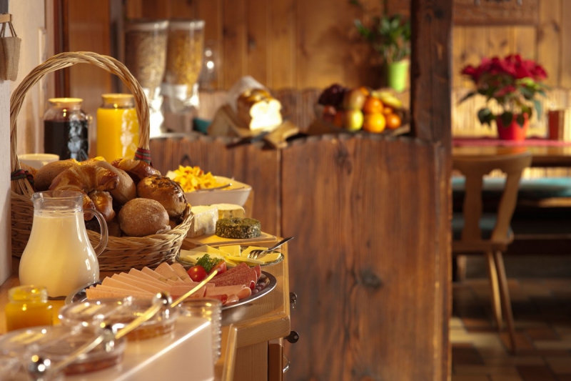 boulangerie-BAUDUEN-min_breakfast_buffet_food_restaurant_meal_hotel_plate_fresh-718745